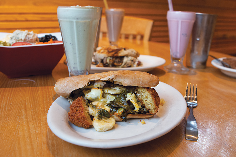 Tommy's Restaurant – Coventry Village » 30 Famous Ohio Food Spots